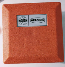 modernariato. aerosol vintage