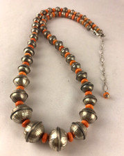 Spiny Oyster Navajo Bench Bead