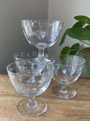 Vintage coupe glasses etched - 4,