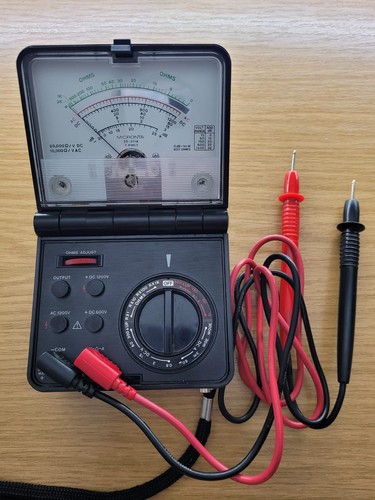 Multimetro analogico elettrico
