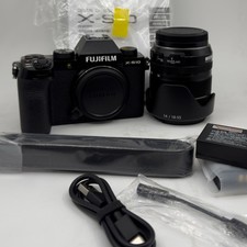Fujifilm X-S10 + Zoom Fujinon 18-55 mm f/2.8-4 – ECCELLENTE, Usato come Nuovo, I