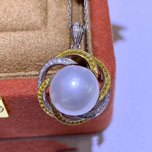 Splendida collana pendente