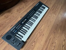 Roland Alpha Juno-2 con