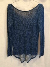 Pull fin bleu léopard dos