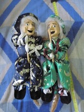 coppia befane con  scopa e cesto in vimini posteriore 