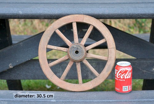 Vecchio carrello legno - in,