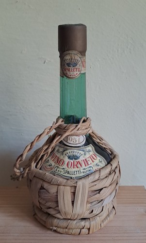 Bottiglia vino orvieto - bottiglia,