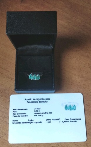 Anello con smeraldi
