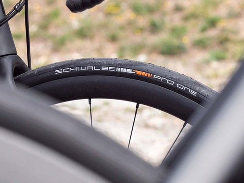 Pneumatico tubeless pieghevole