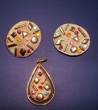 Orecchini e pendenti a goccia