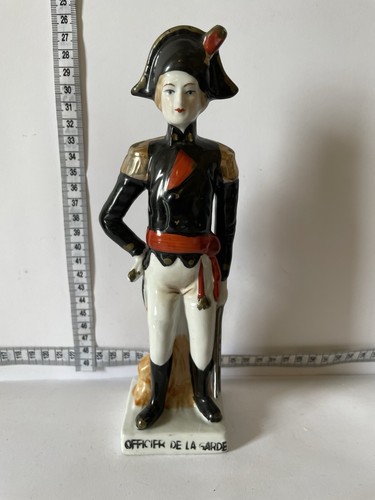 Statuina porcellana soldato
