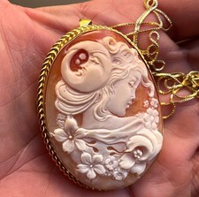 Splendido ciondolo e spilla cammeo conchiglia intagliato a mano italiano - Donna con mezzaluna