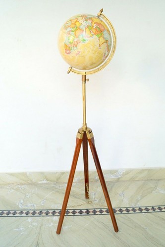 Decorazione per treppiede - , da