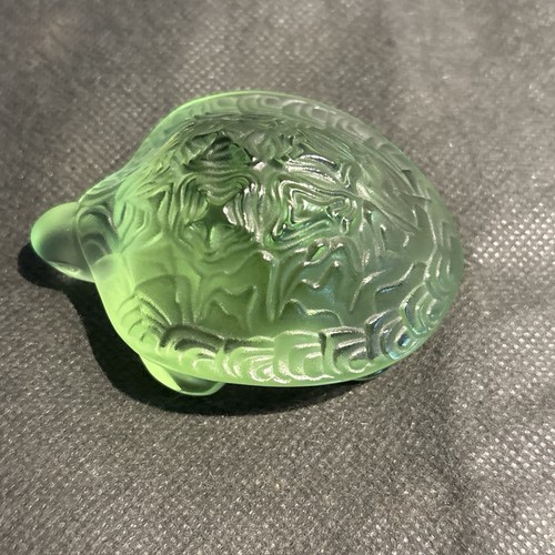 Lalique france crystal - france, green