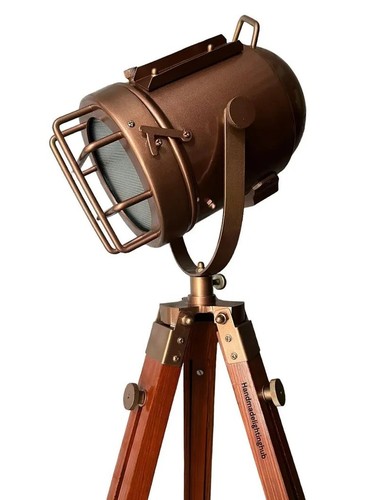 Lampada terra treppiede in - da,