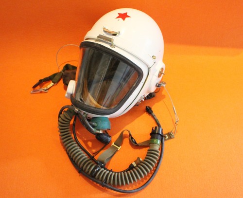 Casco volante pilota caccia