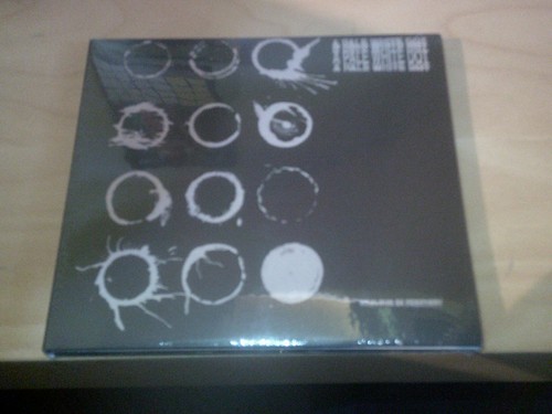 Periphery pale white dot - pale,