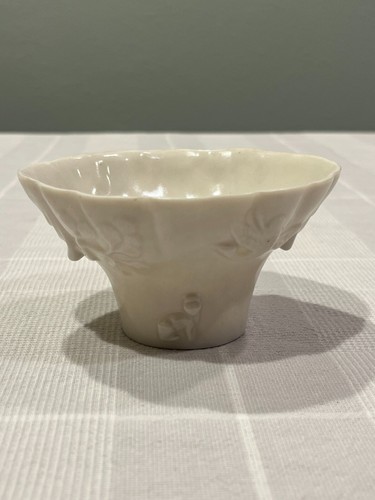 Antica tazza libagione
