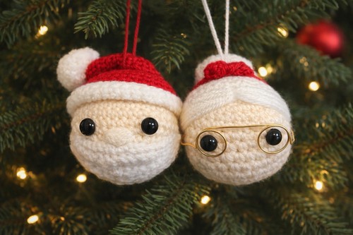 Set ornamenti all'uncinetto