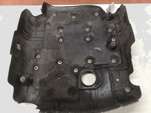 Assetto coperchio motore