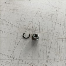 vite dado VOLANO E FERMO PARAOLIO PER MOTOSEGA STIHL MS 170 180 018 017 usato