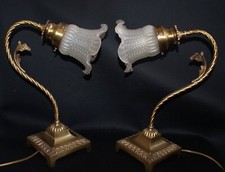 COPPIA LAMPADA DA TAVOLO ABATJOUR IN OTTONE E TULIP VETRO OPALINE