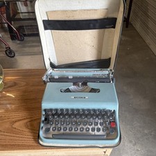 Underwood Olivetti Lettera 22