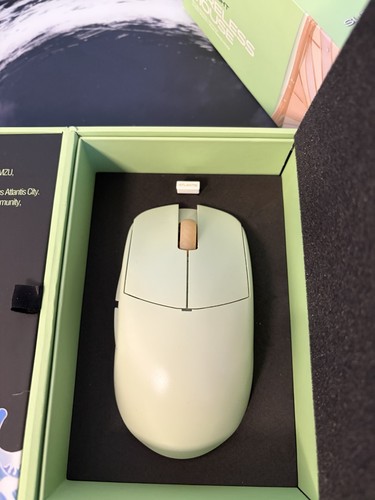 Mouse wireless superleggero