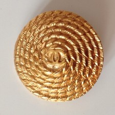 Chanel Bottone Vintage Logo CC