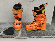 scarponi da sci modello Cochise 130, marca Tecnica, numero 25,5, colore arancion