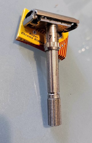 Safety razor gillette - ,