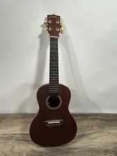 Ukulele da concerto Makala