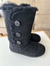 UGG Bailey Button Triplet 1962