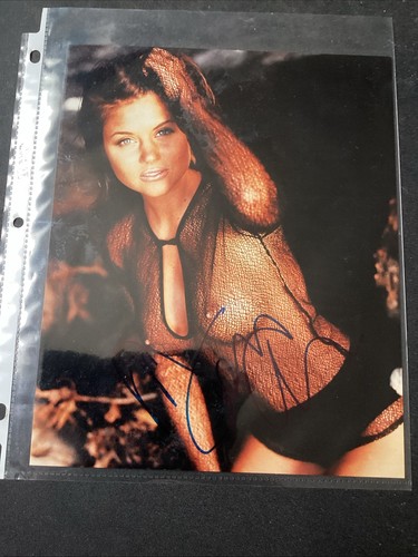 Tiffani amber thiessen signed - thiessen,