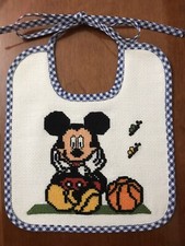 BAVETTA BAVAGLINO BIMBO "TOPOLINO" RICAMATA A MANO A PUNTO CROCE NUOVA