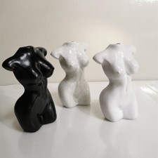 Vaso corpo femminile nudo