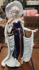 Statuina donna porcellana