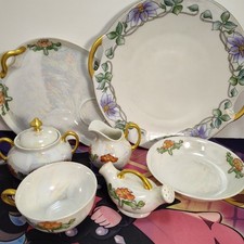 Antico lotto di piatti