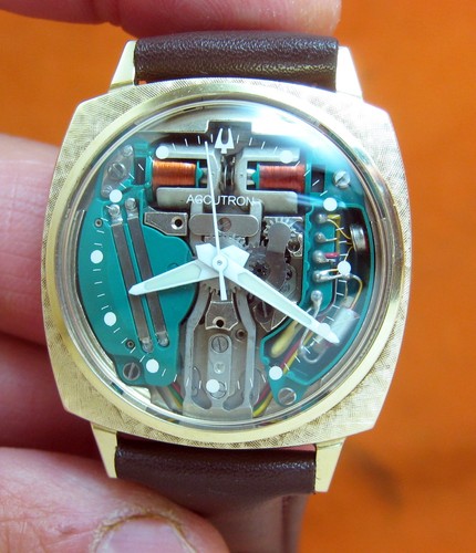 214 accutron spaceview 10kt