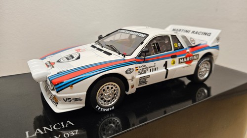 Kyosho lancia 037 martini - kyosho, 1:18