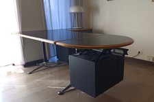 Scrivania da ufficio con cassettiera sospesa, design industriale anni ‘80 