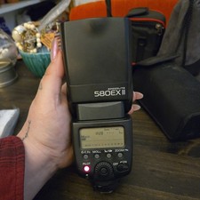 Canon 580EX II Speedlite flash