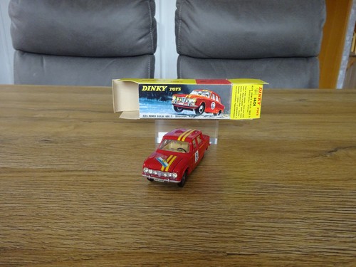 Dinky 1401 alfa romeo - dinky,