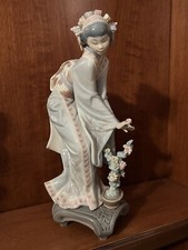 Porcellana LLADRO  "Geisha