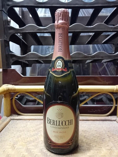Bottiglia spumante berlucchi - bottiglia,