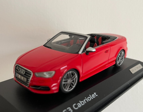 Audi cabriolet rouge 2014 - audi,