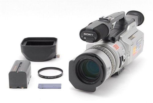 Quasi come nuova - [], videocamera