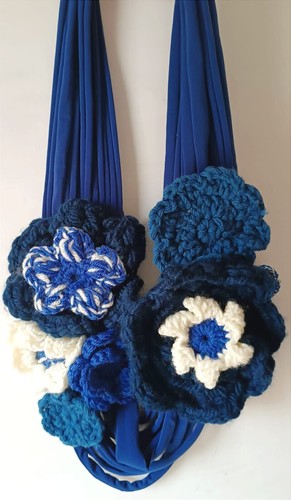 Collana blu lana - blu, fatta