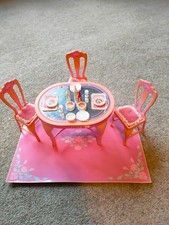 Tavolo ovale sala da pranzo Barbie Sweet Roses vintage con 3 sedie e accessori