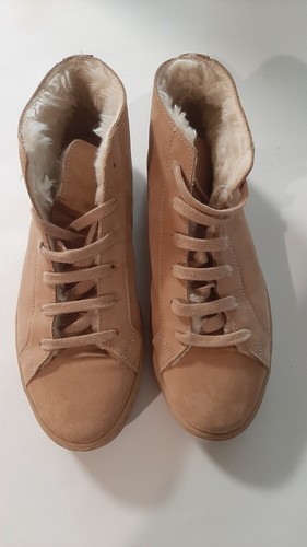 Scarpe scamosciate